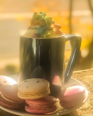 Good morning vibes!! Macaroons and hot cocoa to warm the soul.