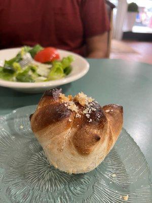 Garlic roll and salad side!