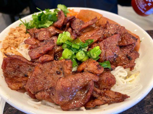 Grilled pork vermicelli - meat was very tender and tasted delicious (02/23)