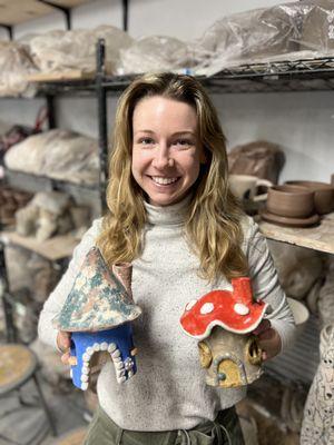 Katey holding her samples of Fairy Houses