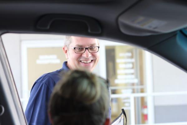 Rob greeting a customer in the Service Drive at Acura of Gainesville 3435 N Main Street, Gainesville, FL 32609 (352) 373-0300