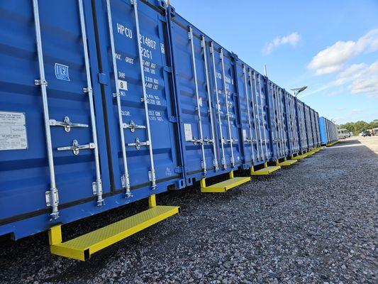 8x20 storage units , high and dry, completelly sealed!