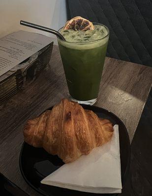 Matcha Blossom Soda + plain croissant