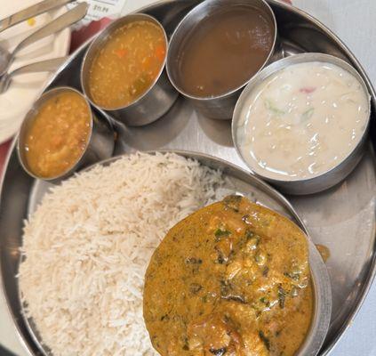 Spinach Chicken Thali