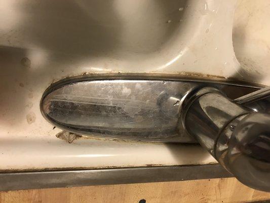 Kitchen faucet