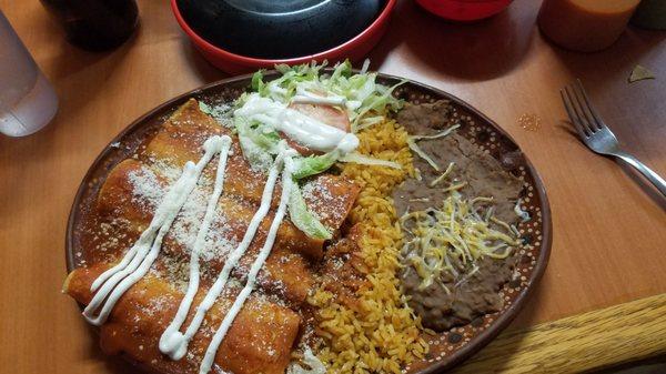 cheese enchiladas w/ red sauce