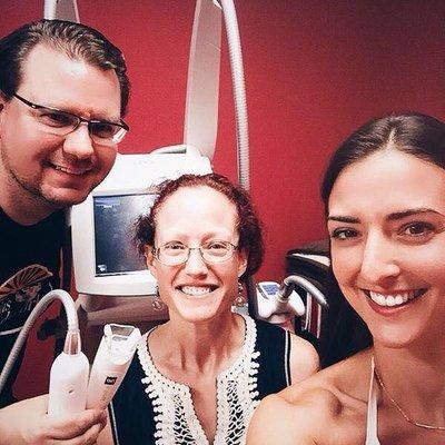 Everyone is all smiles when it comes to Endermologie by LPG. Combining 5 types of massage in a single 35 minute treatment.