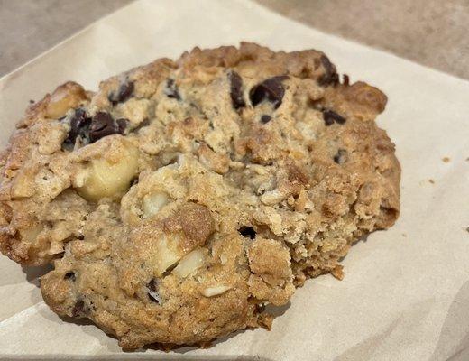 Chocolate Macadamia nut cookie