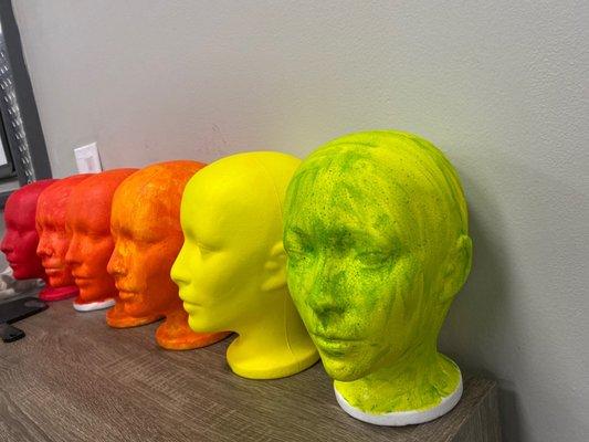 Grabber Academy-STL:  the color wheel on mannequin heads