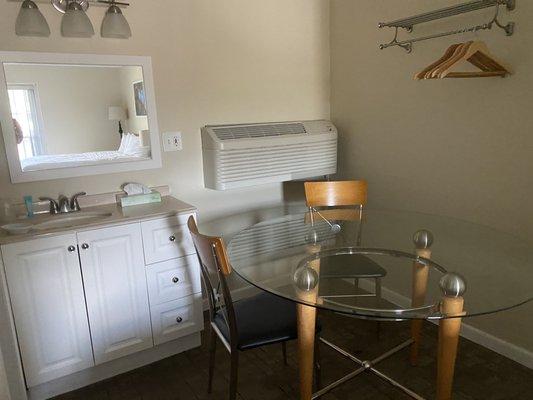 Sink dining table