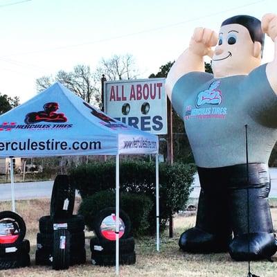 Hercules Strongman flexes in PEARLAND.