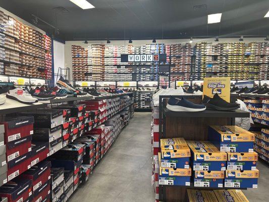 SKECHERS Warehouse Outlet