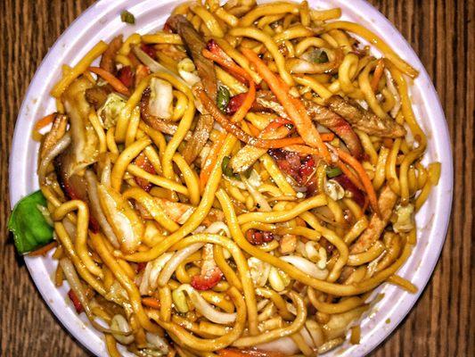 Roast pork lo mein