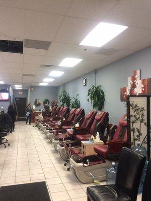 New manicure and pedicure stations at Union Nails with a fresh coat of paint makes for a very nice relaxing atmosphere.