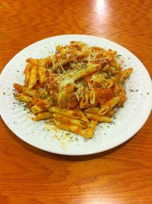 penne alla vodka- pink creamy vodka sauce with penne and chicken