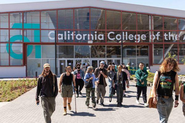 The ground-level entrance to CCA's expanded campus on Hooper Street.