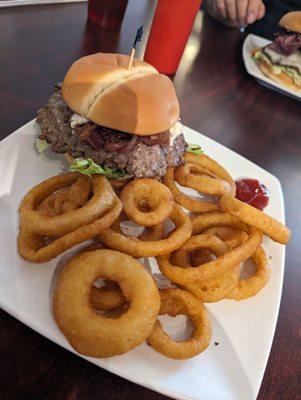 Blue onion burger with onion rings