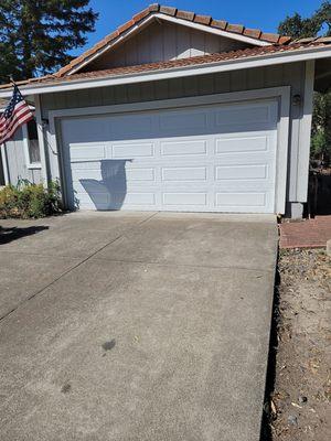 Luis came and installed a new Garage Door today. Excellent service. Recommended!