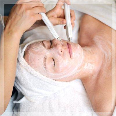 The Joanna Vargas microcurrent facial, lifts, tones and depuff for a red carpet glow.