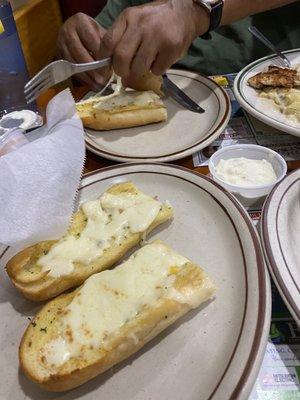 Garlic bread with cheese