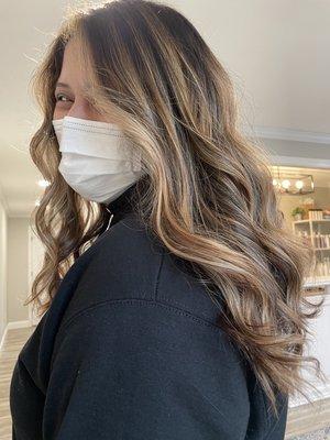 Balayage with a bright face framing piece!