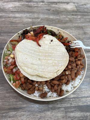 Ground beef fajita bowl