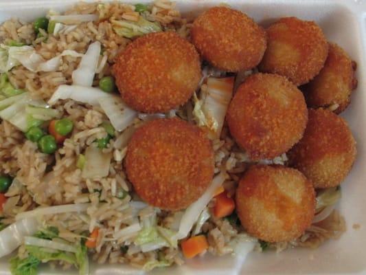 Fried scallops with vegetable fried rice ($5)