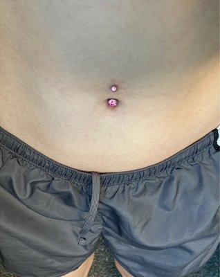 Navel piercing by Carrie