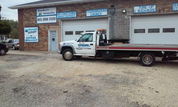 24 hour towing service (815)677-4335