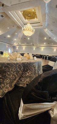 The Veranda room, decorated with Safari Texas linens.