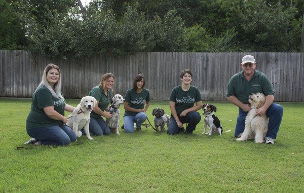 Need Professional Dog Training? We offer Lodge & Learns, Puppy Training, Private Lessons, Group Classes and more! Contact us today!