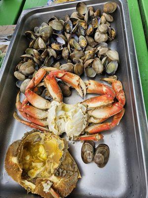 Fresh crabs and steam clams