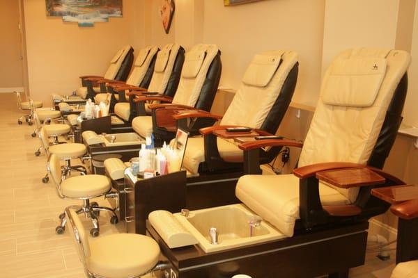 14 pedicure chairs to accommodate all our guests!