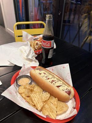 Excellent service! Pet friendly  Big hot dog   The most important delicious   Definitely 100% recommend