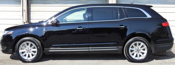 4 Passenger - 2016 Lincoln MKT Sedan