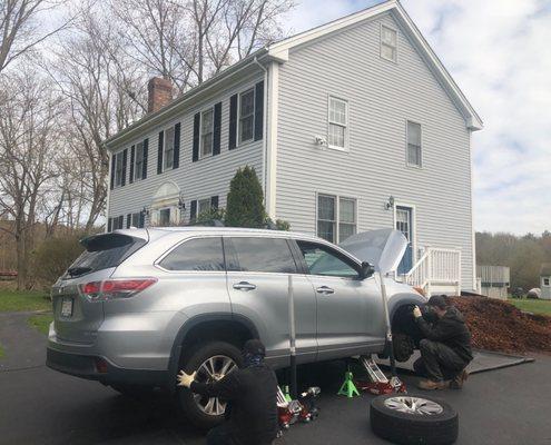 Zippity performs brake services at a customer home.