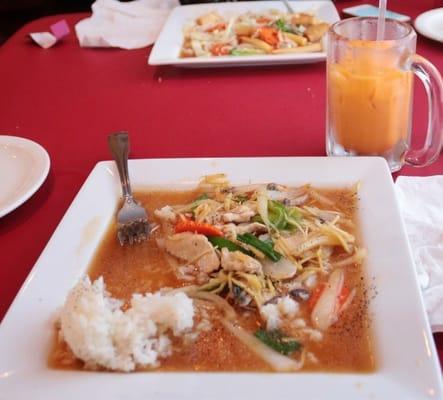 Thai ice tea and pork ginger, yummilicious..