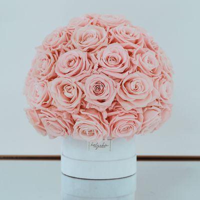 Perfecto Flower Bomb with Cotton Candy Pink preserved roses