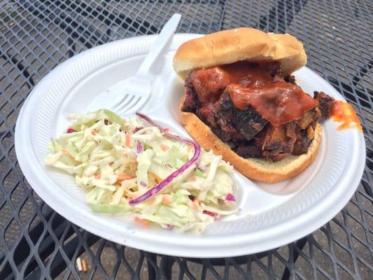 Best I have ever had! Burnt ends with the peach habanero!!! Glad I stopped here on a work trip from Connecticut.