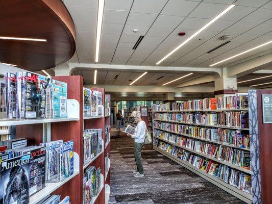 The Reading Rotunda on the second floor is where you'll find newspapers, magazines, biographies, and more.