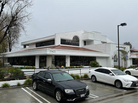 Exterior photo of Dr. Hoefflin's office