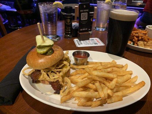 Kansas City burger, fries and a pint of Guinness, yes every time I'm here!!