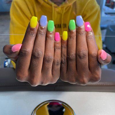 Fullset SNS dipping powder nails with multiple colors (best nails in Seattle, Washington)