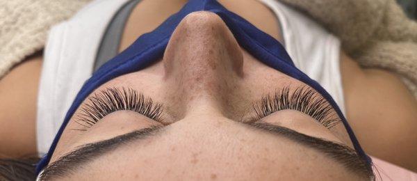 Full set of Classic Lashes