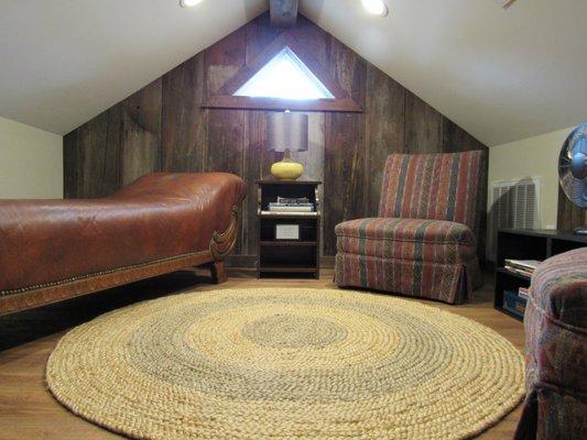 2nd Floor Room - reading loft