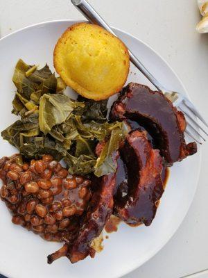 Yummy slab of ribs, cornbread, greens and beans. Mmmmmmmmm....