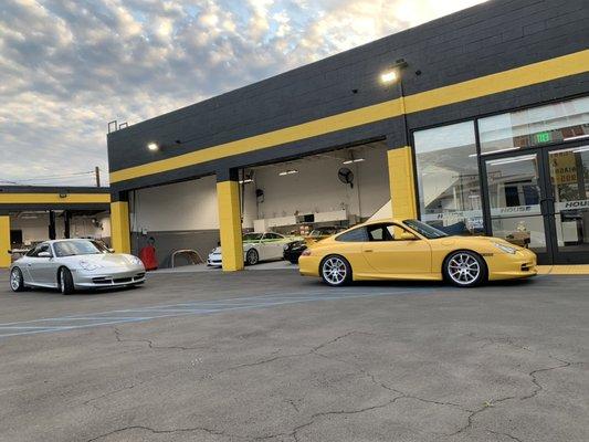 Pair of 996 GT3, "kind of" rare since there's less than 2000 in the world