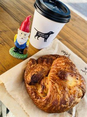 Goat cheese & salami pastry & cortado