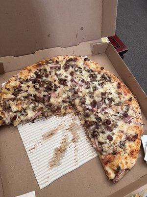 Large pizza with sausage, pineapple, onion, and FOUR EXTRA TOPPING OF MUSHROOM. Where's FOUR topping of mushroom?