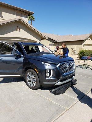 Hyundai Palisade windshield replacement